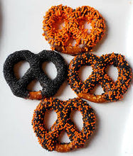 Load image into Gallery viewer, Sour Dough Autumn Pretzels
